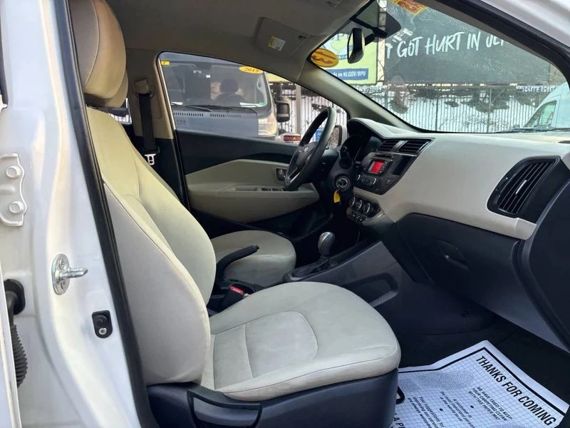 2013 Kia Rio - Image 8 of 12