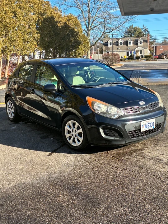 2013 Kia Rio - Image 2 of 6