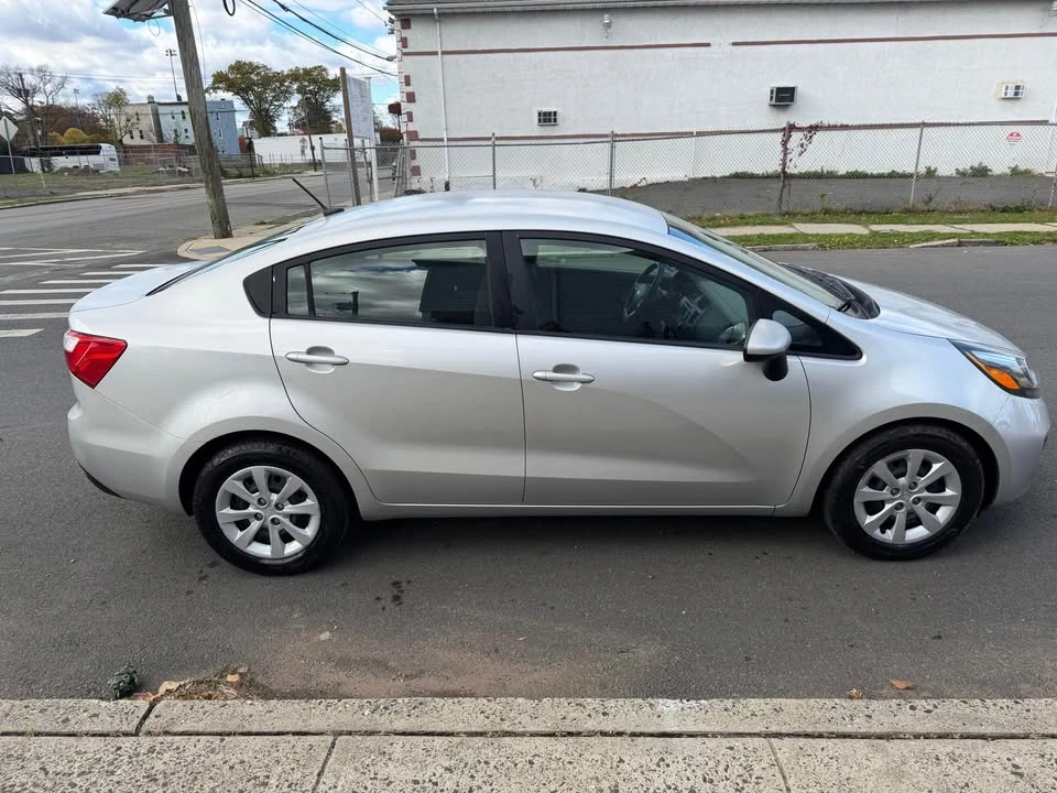 2013 Kia Rio - Image 5 of 12