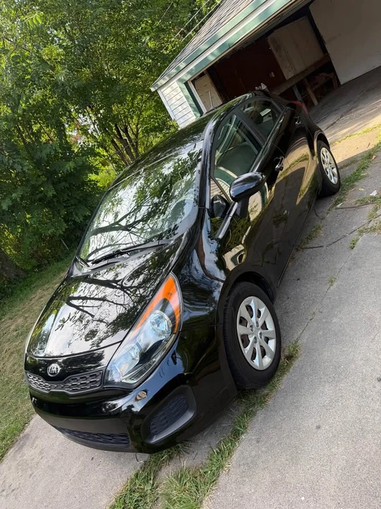 2013 Kia Rio - Image 2 of 2