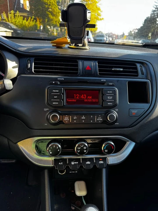 2013 Kia Rio - Image 5 of 8