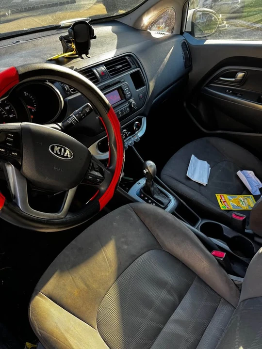 2013 Kia Rio - Image 6 of 8