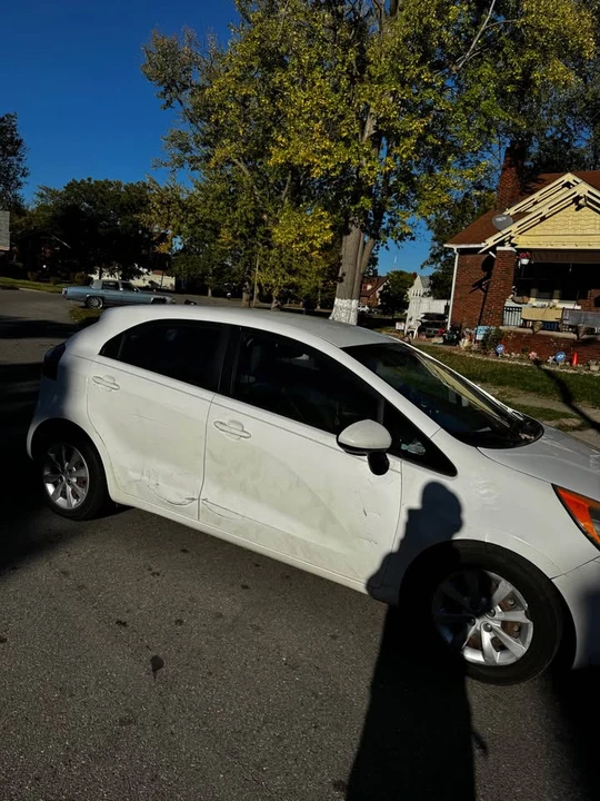 2013 Kia Rio - Image 2 of 8