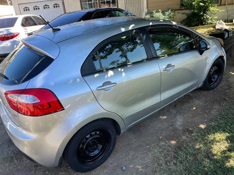 2013 Kia Rio - Image 2 of 10