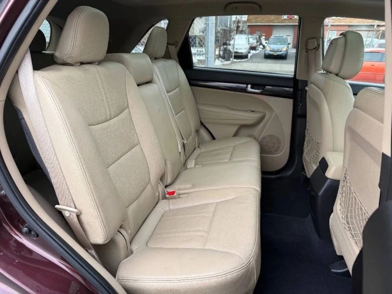2013 Kia Sorento - Image 11 of 12