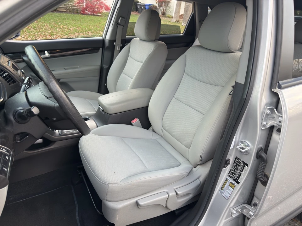 2013 Kia Sorento - Image 13 of 19