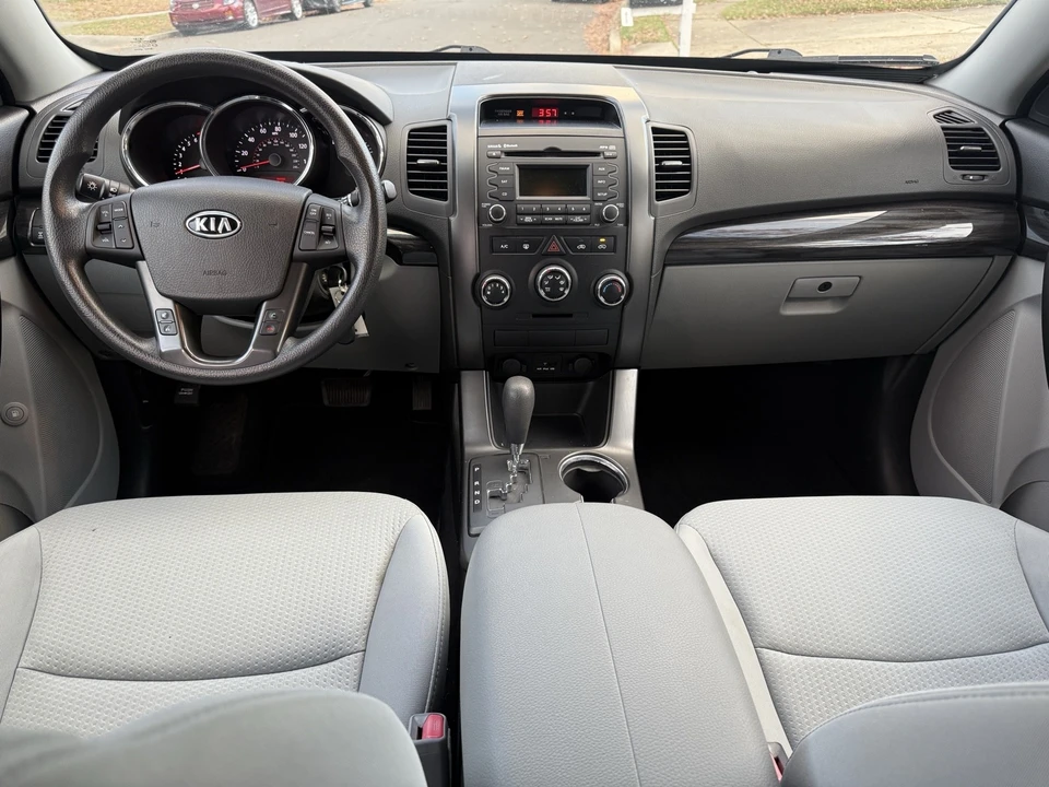 2013 Kia Sorento - Image 9 of 19