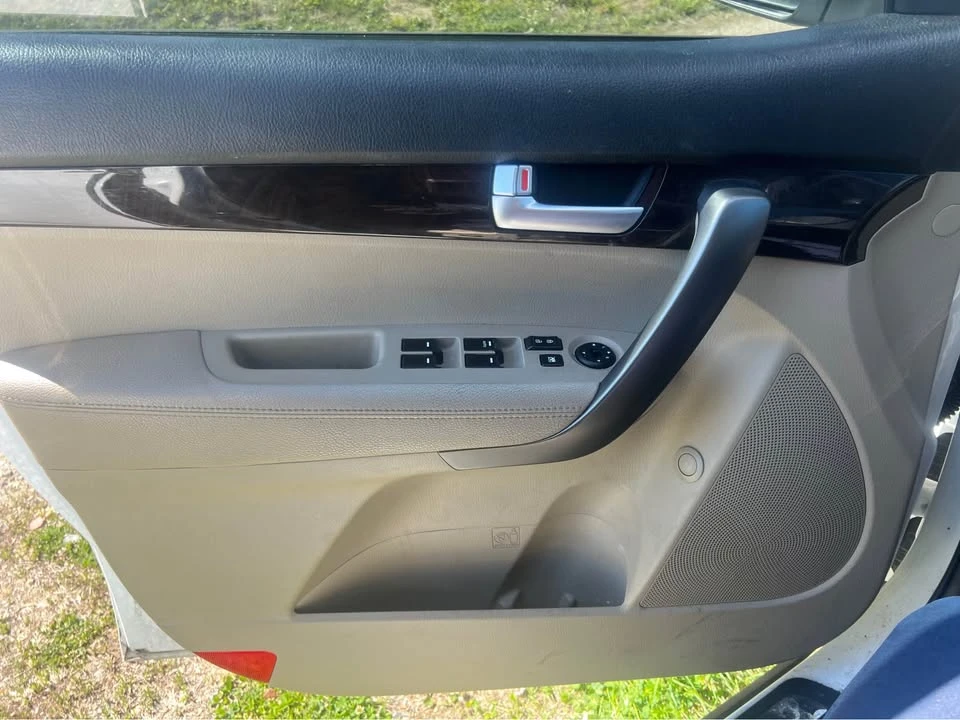 2013 Kia Sorento - Image 14 of 16