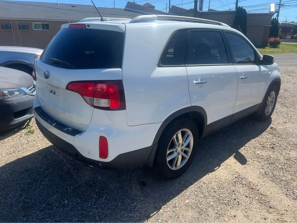 2013 Kia Sorento - Image 2 of 16