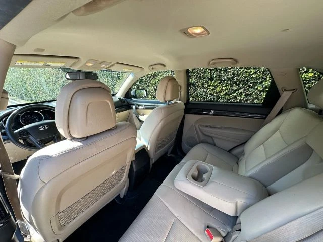 2013 Kia Sorento - Image 19 of 21
