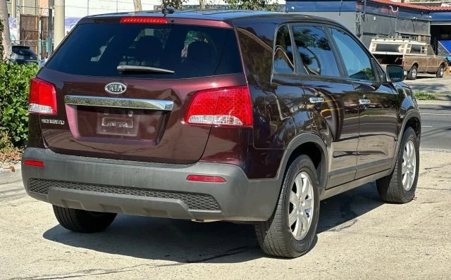2013 Kia Sorento - Image 8 of 21