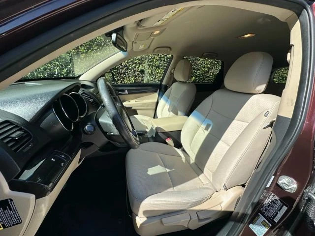 2013 Kia Sorento - Image 18 of 21