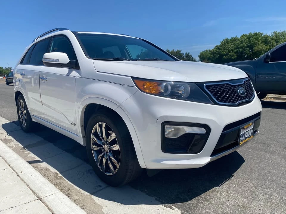 2013 Kia Sorento - Image 5 of 17