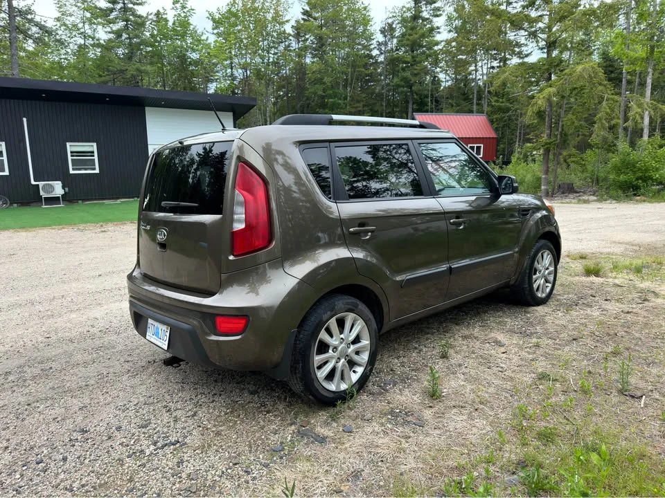 2013 Kia Soul - Image 6 of 14