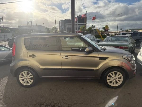 2013 Kia Soul - Image 2 of 16