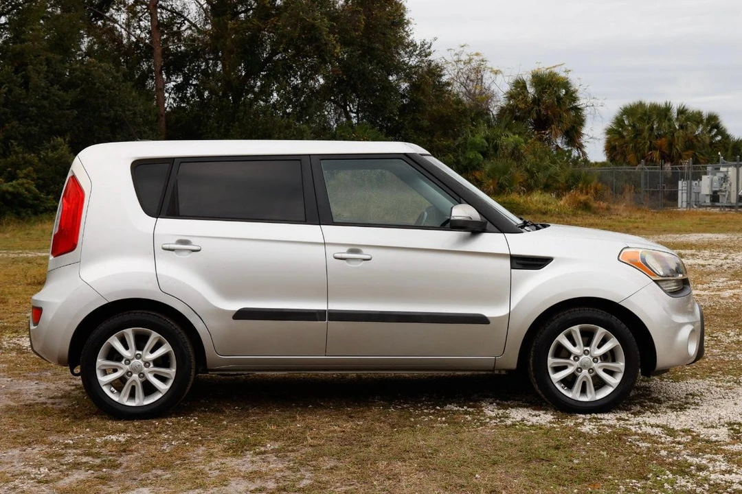 2013 Kia Soul - Image 13 of 21