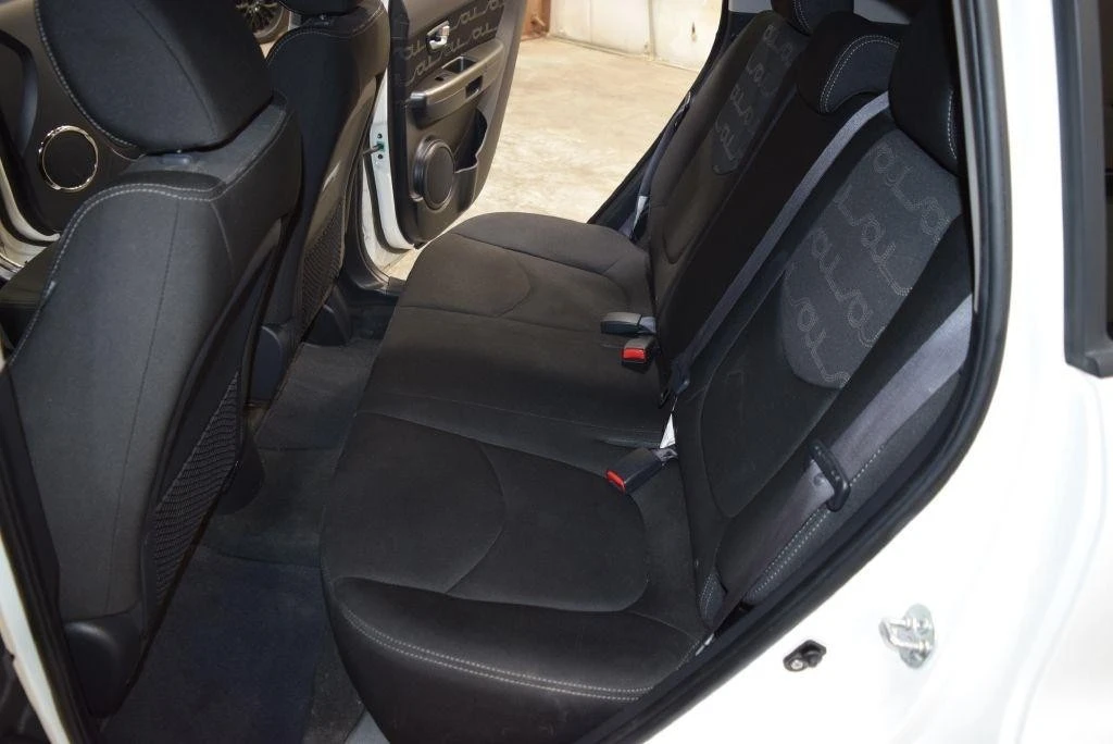 2013 Kia Soul - Image 15 of 21