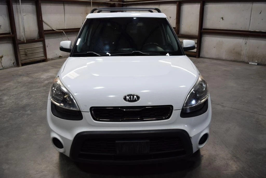 2013 Kia Soul - Image 2 of 21