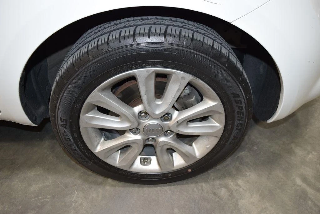 2013 Kia Soul - Image 10 of 21