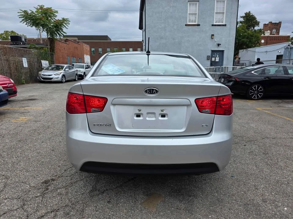 2013 Kia Forte - Image 7 of 17