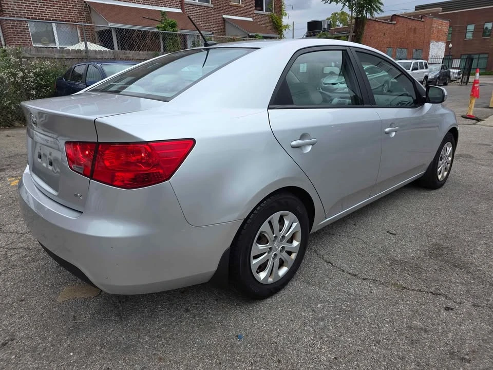 2013 Kia Forte - Image 6 of 17