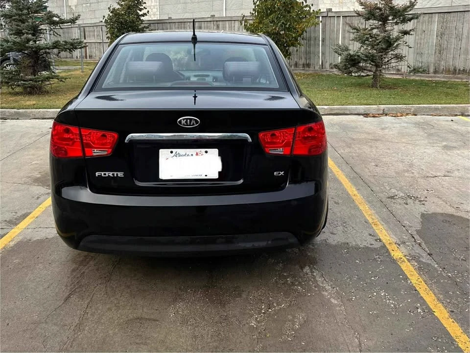 2013 Kia Forte - Image 5 of 11
