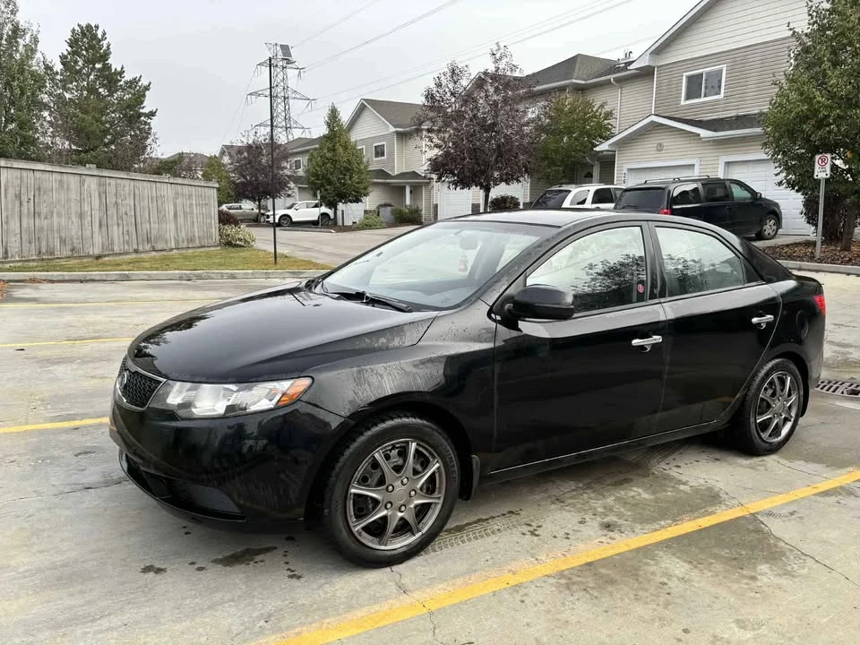 2013 Kia Forte - Image 2 of 11