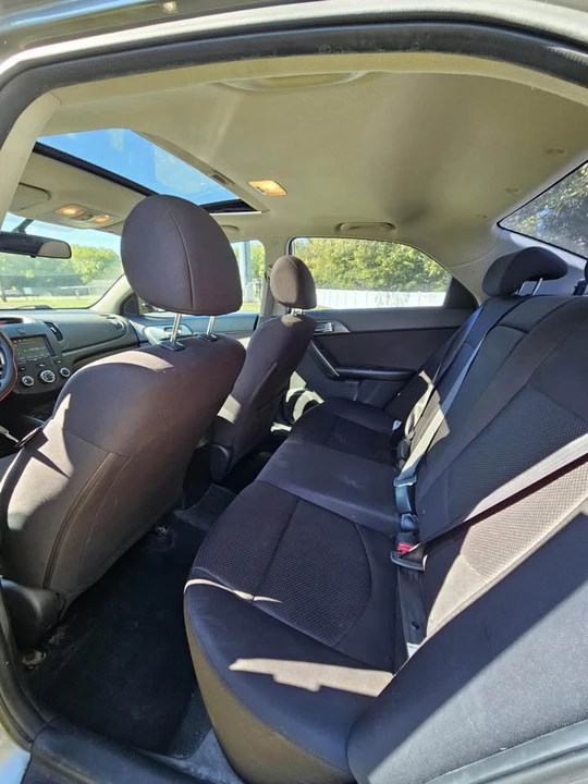 2013 Kia Forte - Image 8 of 10