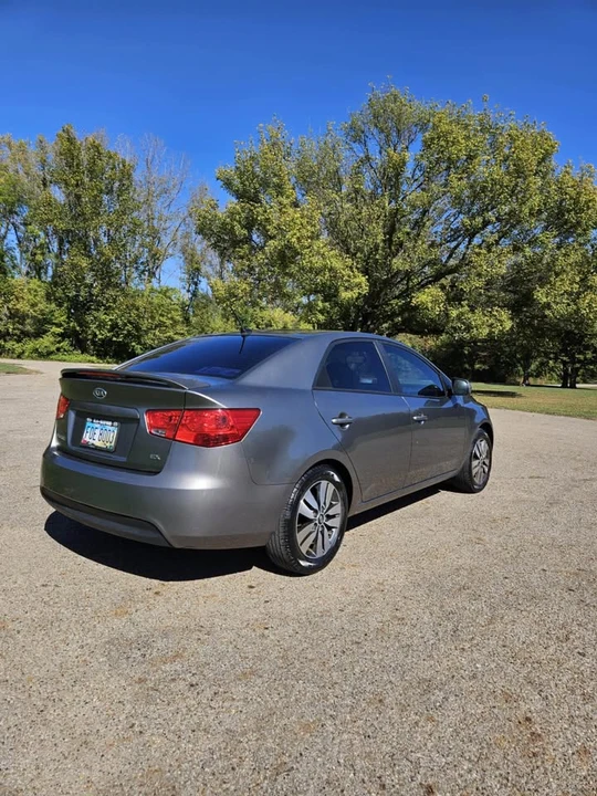 2013 Kia Forte - Image 5 of 10