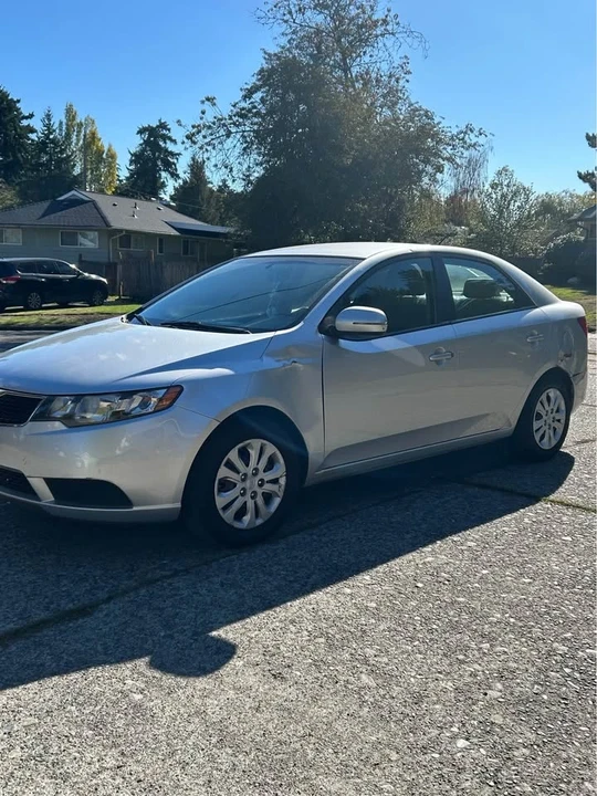 2013 Kia Forte - Image 2 of 20