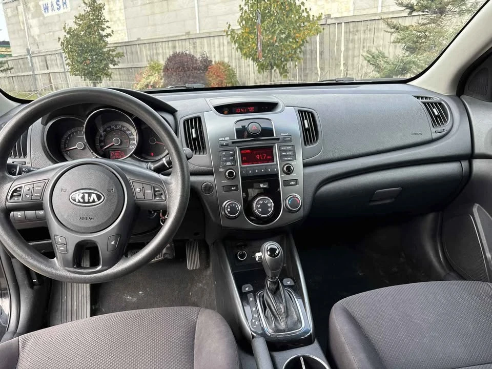 2013 Kia Forte - Image 9 of 11