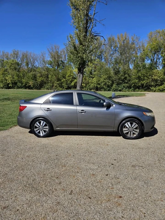2013 Kia Forte - Image 6 of 10