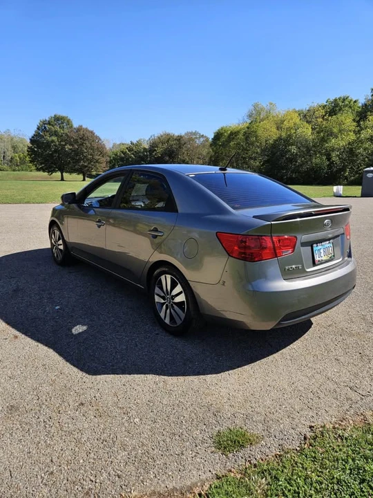 2013 Kia Forte - Image 2 of 10