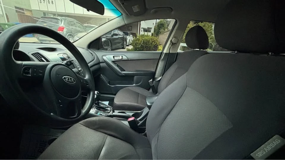 2013 Kia Forte - Image 6 of 7
