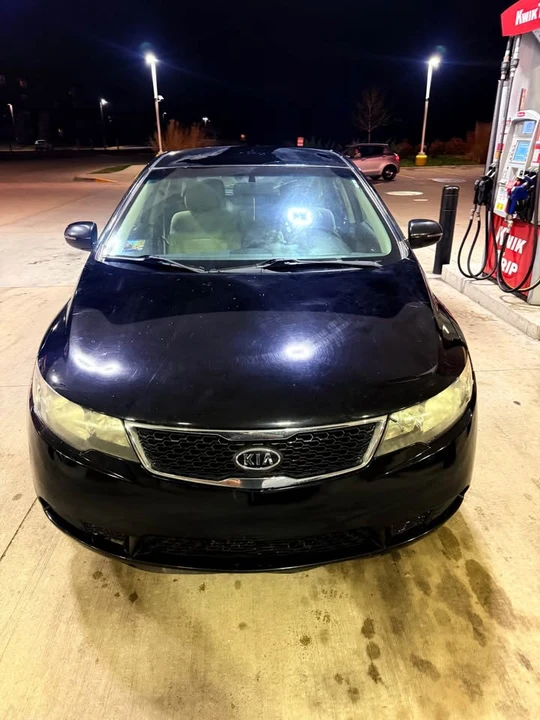 2013 Kia Forte - Image 2 of 12