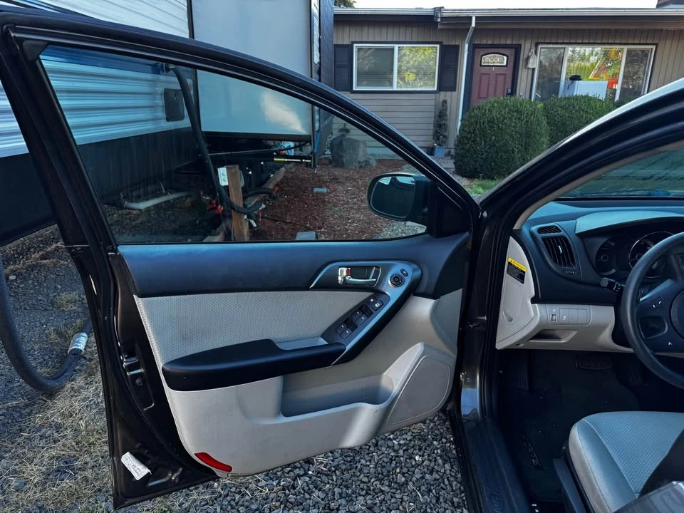 2013 Kia Forte - Image 11 of 13
