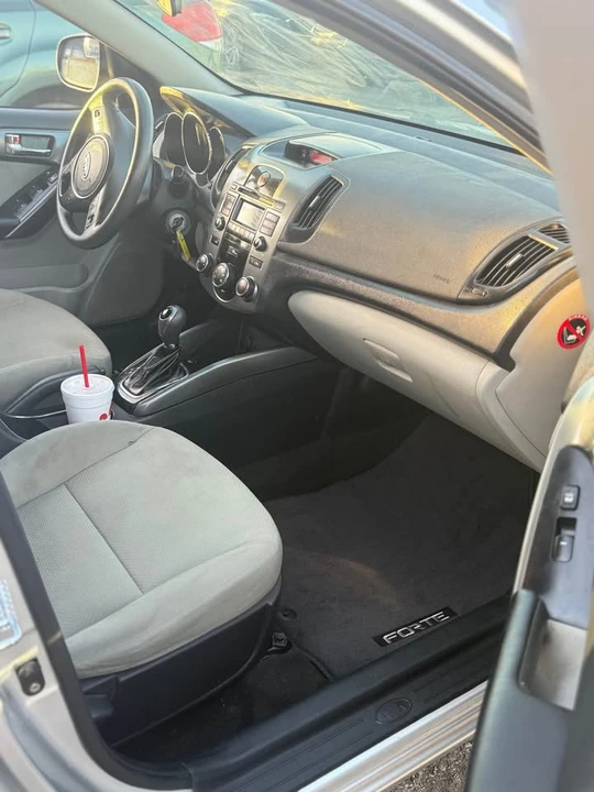2013 Kia Forte - Image 11 of 14