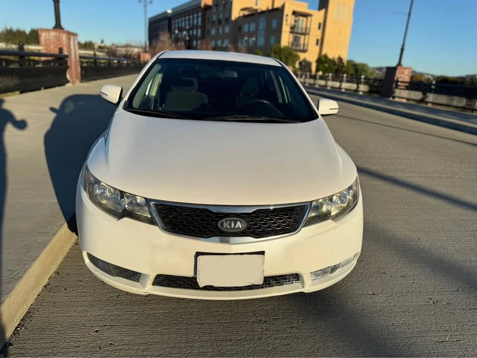 2013 Kia Forte - Image 2 of 14