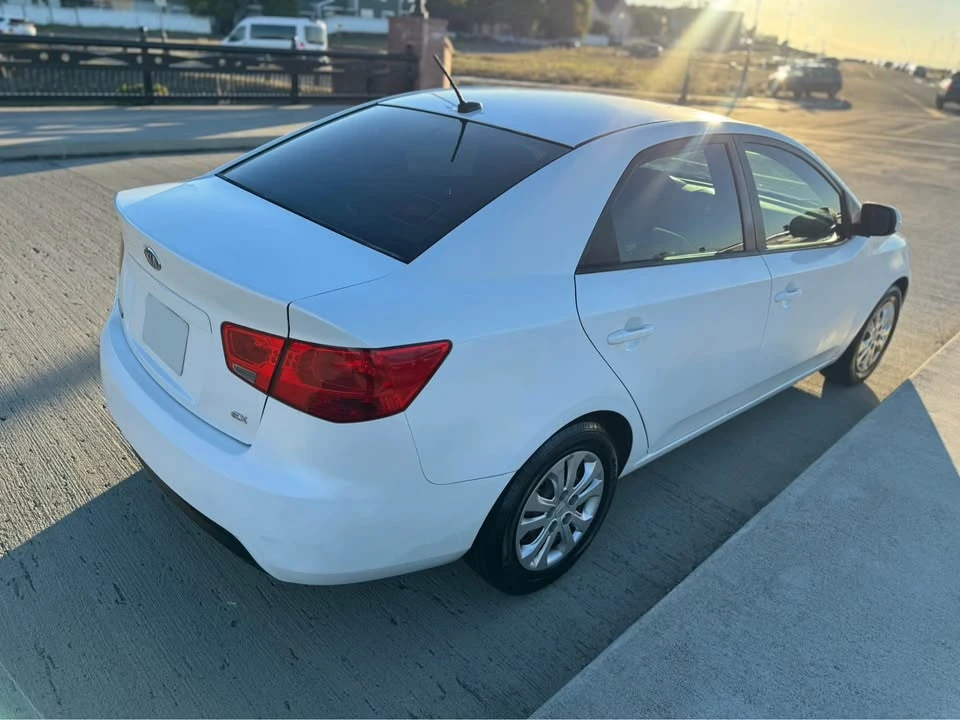 2013 Kia Forte - Image 4 of 14
