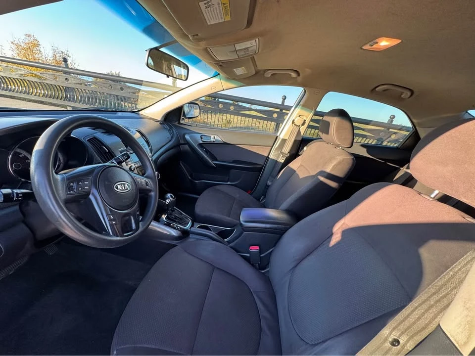 2013 Kia Forte - Image 10 of 14