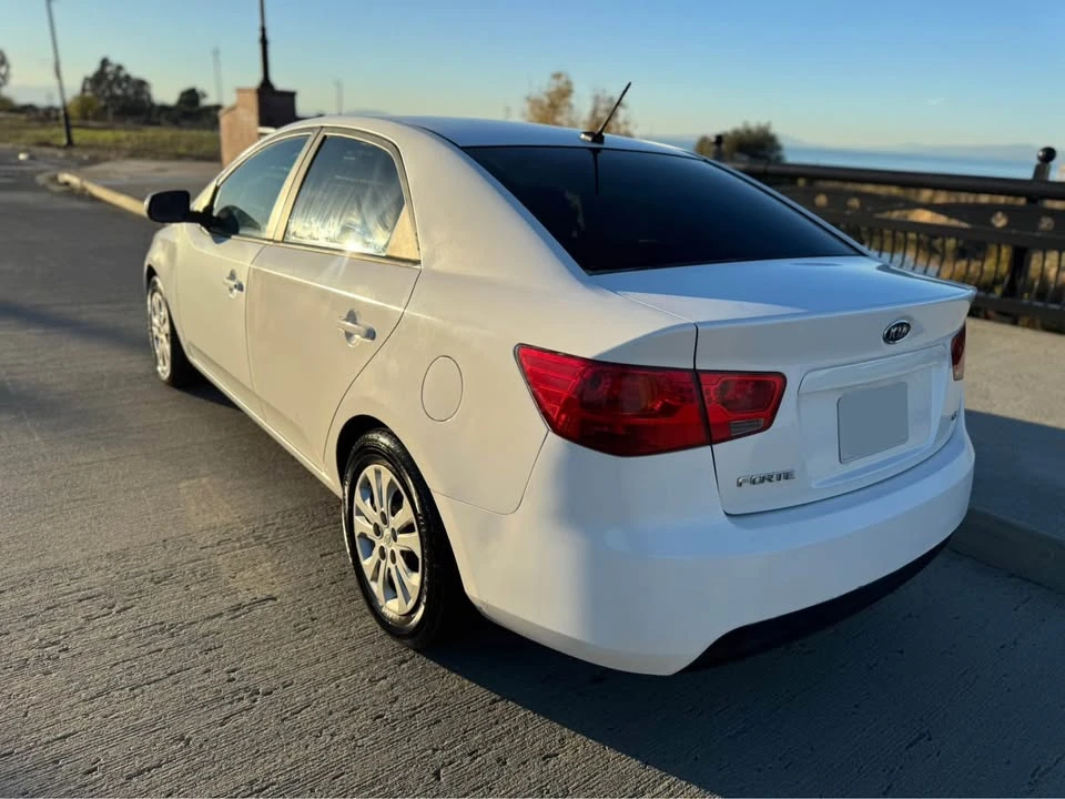2013 Kia Forte - Image 6 of 14