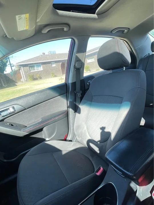 2013 Kia Forte - Image 11 of 13