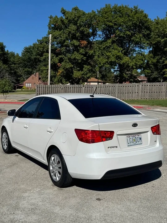 2013 Kia Forte - Image 2 of 9