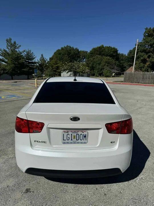2013 Kia Forte - Image 9 of 14