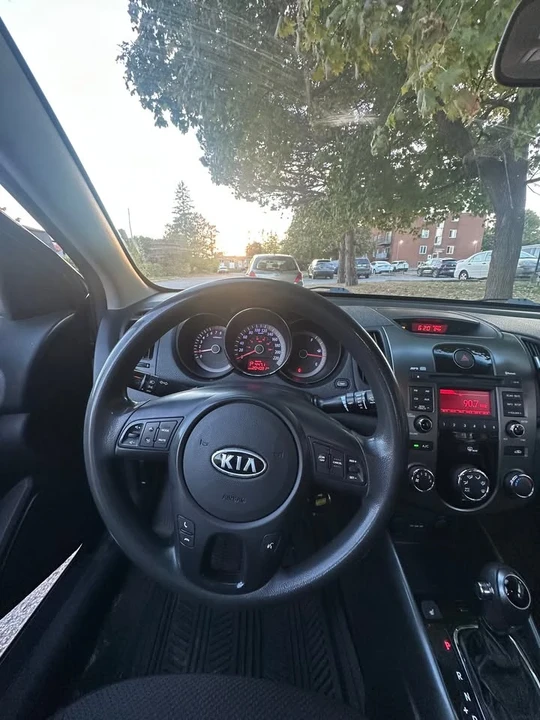 2013 Kia Forte - Image 6 of 9