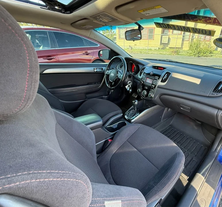 2013 Kia Forte - Image 6 of 11