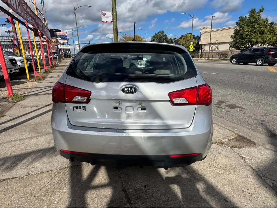 2013 Kia Forte - Image 6 of 19