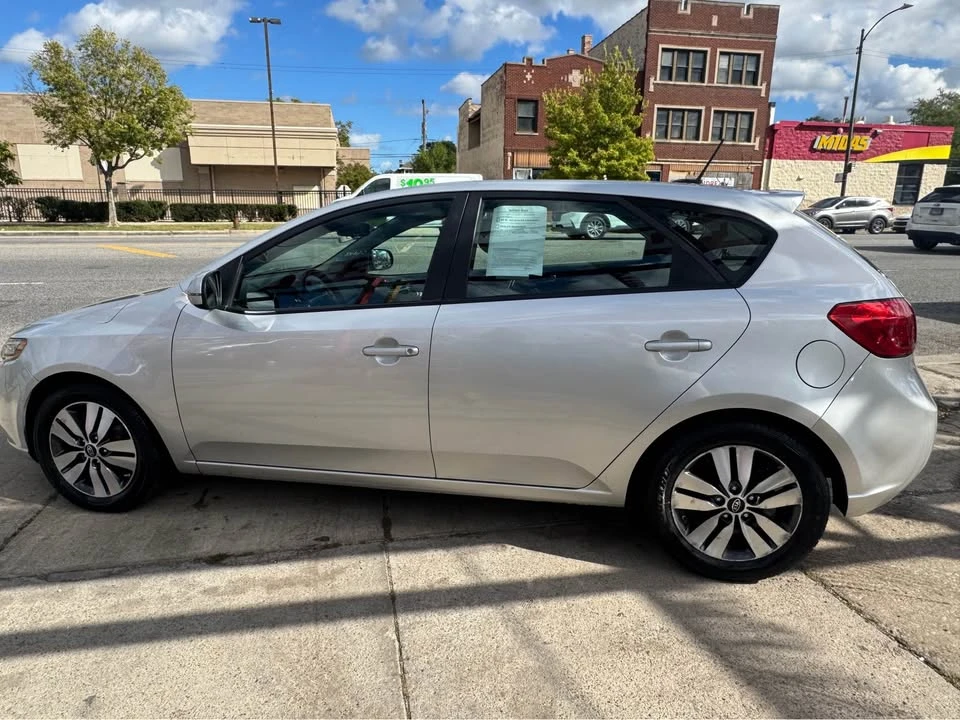 2013 Kia Forte - Image 8 of 19