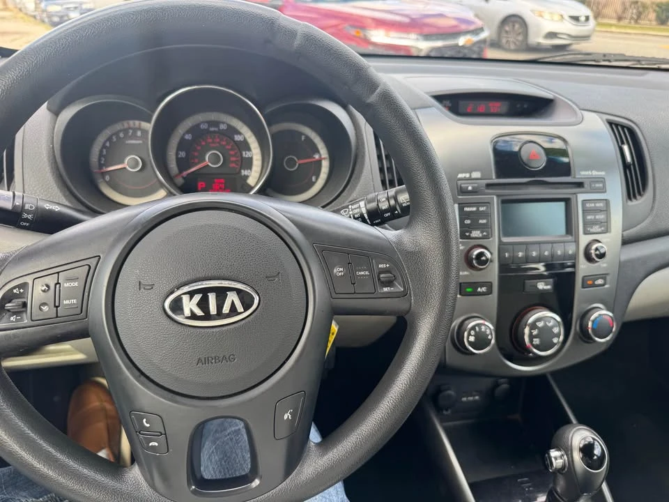 2013 Kia Forte - Image 12 of 19