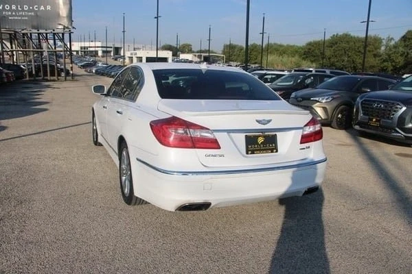 2013 Kia K900 - Image 2 of 18